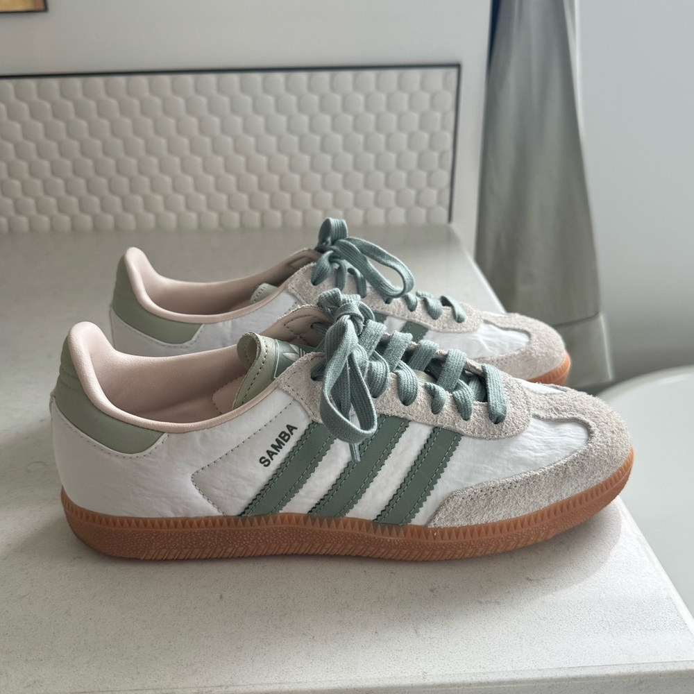 NEW Adidas Samba in silver green colorway